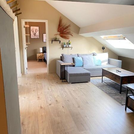 Cosy 2-Bedroom Apartment In The Center Of Hotton Bagian luar foto