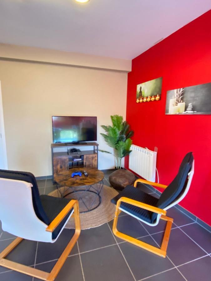 Cosy 2-Bedroom Apartment In The Center Of Hotton Bagian luar foto