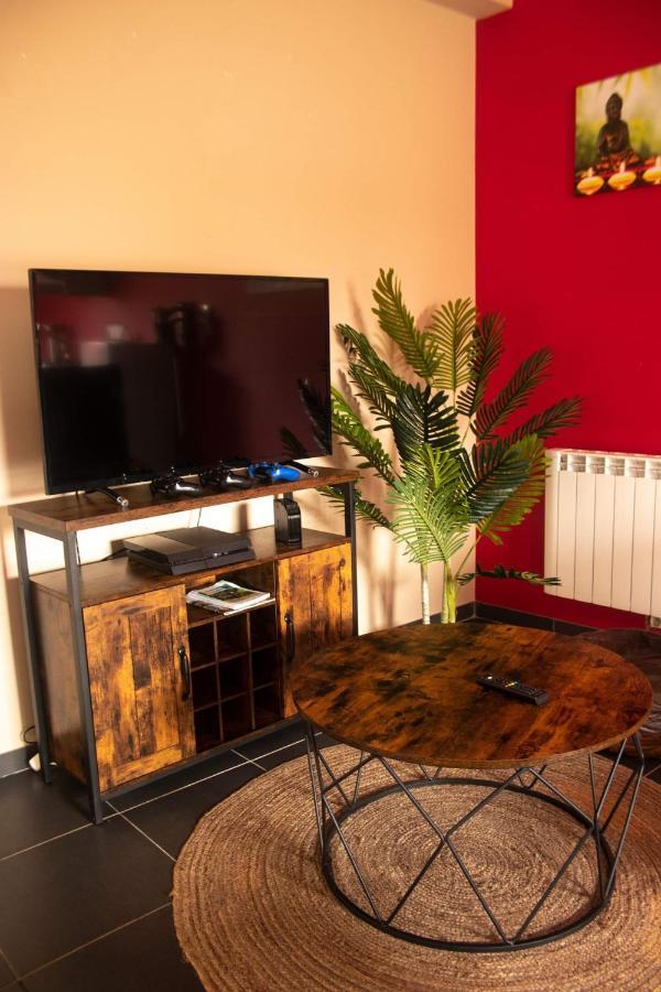 Cosy 2-Bedroom Apartment In The Center Of Hotton Bagian luar foto