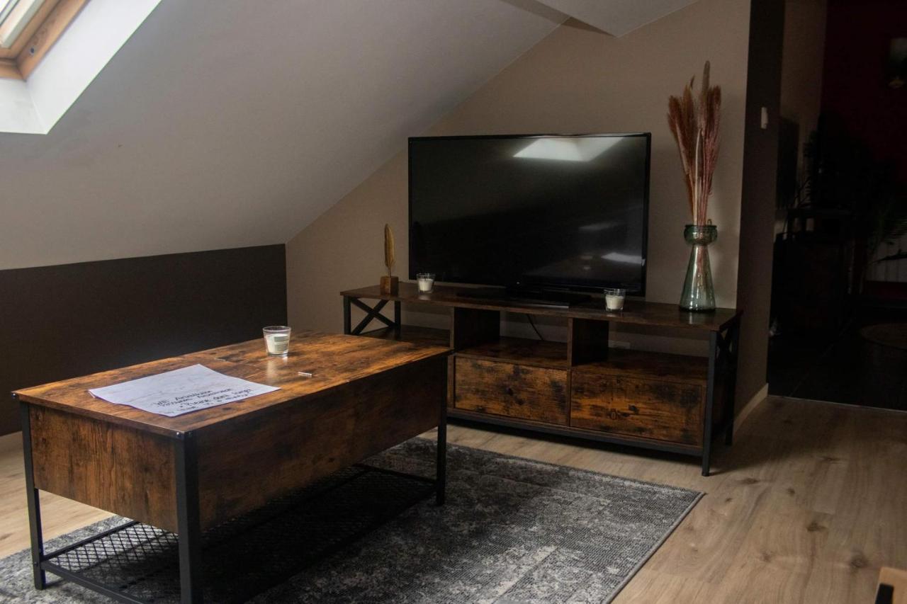 Cosy 2-Bedroom Apartment In The Center Of Hotton Bagian luar foto
